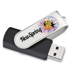 Pen Drive com Logo em Etiqueta Resinada