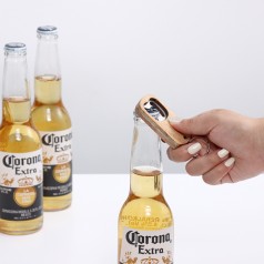 Chaveiro Abridor de Garrafa Com Acabamento em Madeira Personalizado