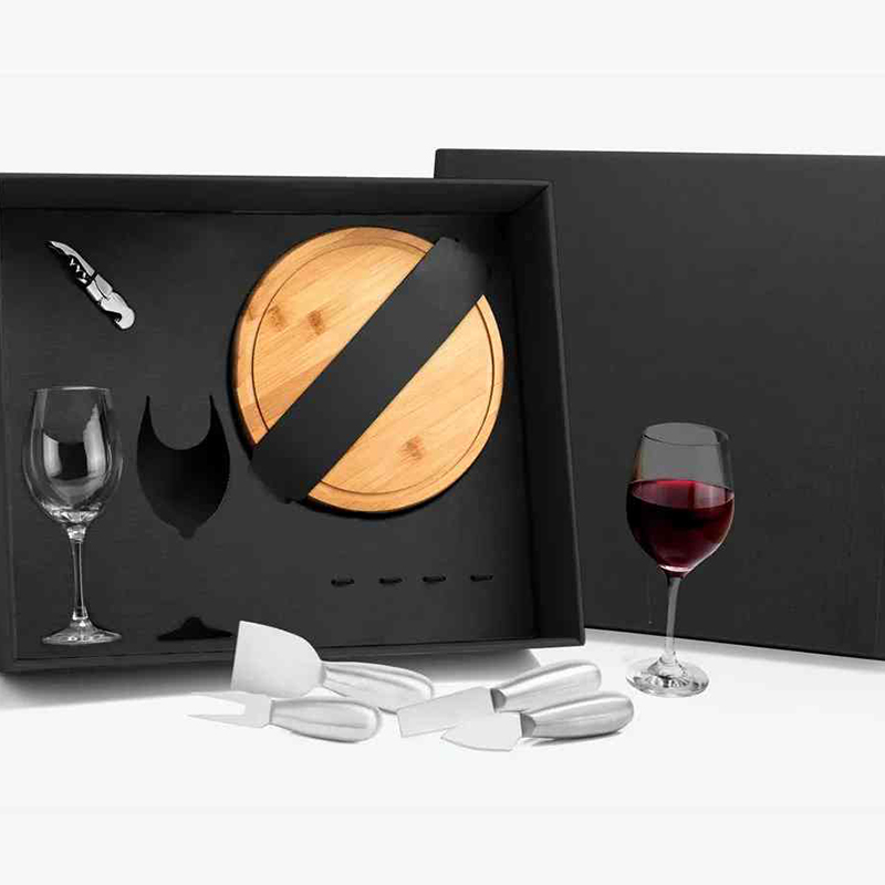 Conjunto Para Queijo e Vinho Com Tábua e Taças Personalizado